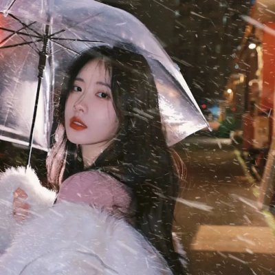 千雪一笑百媚生